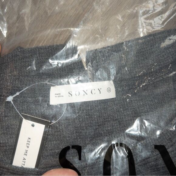 NWT Soncy‎ Gray It’s Too AM For Me Cropped Sweater Size 6 (30) - Picture 2 of 5